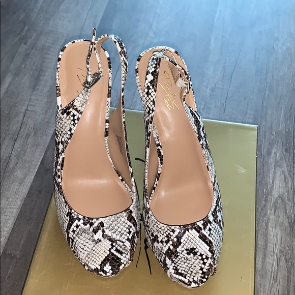 Thalia Sodi Luzia Fabric Peep Toe Ankle Strap - Picture 6 of 9